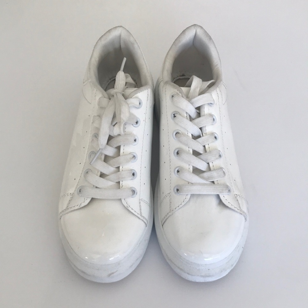 Alexander McQueen white sneakers size 8 (E)